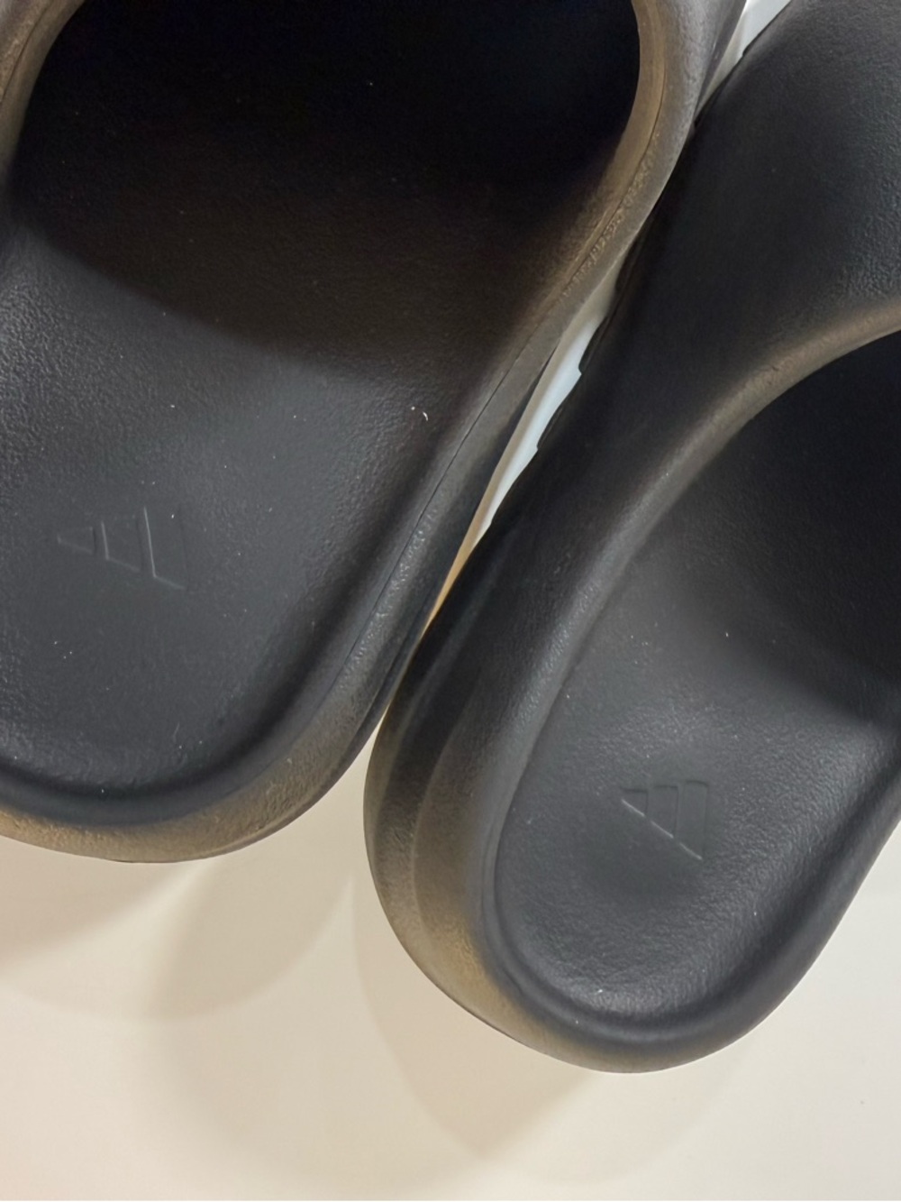 Adidas Yeezy Slide Onyx Women’s Size 5 US - Picture 10 of 16